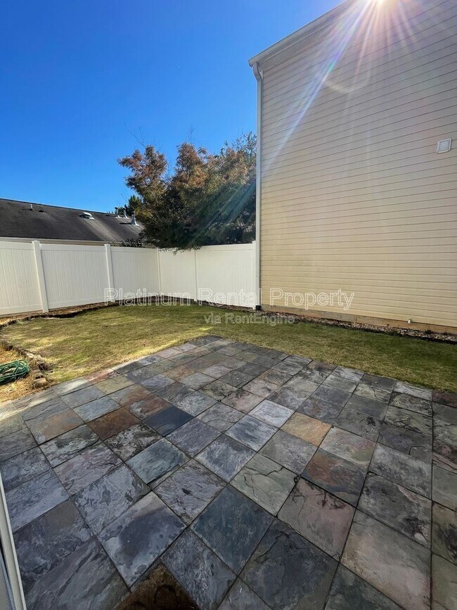 Building Photo - 301 Harmony Ct