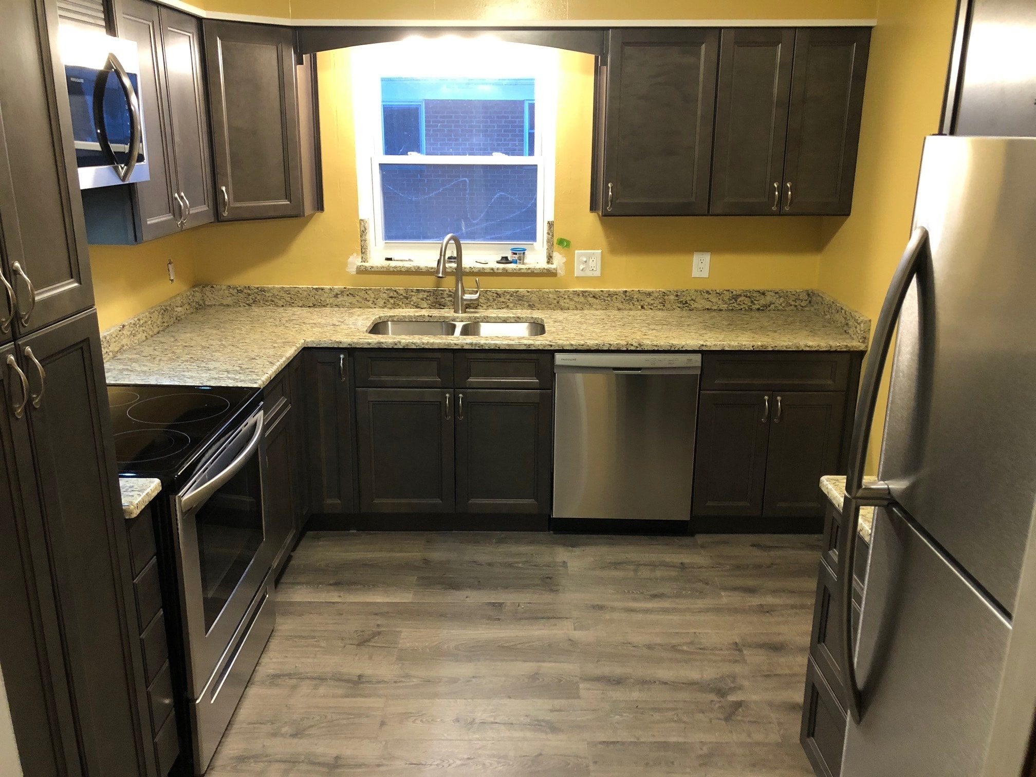 Building Photo - 2881 Chamberlain Rd