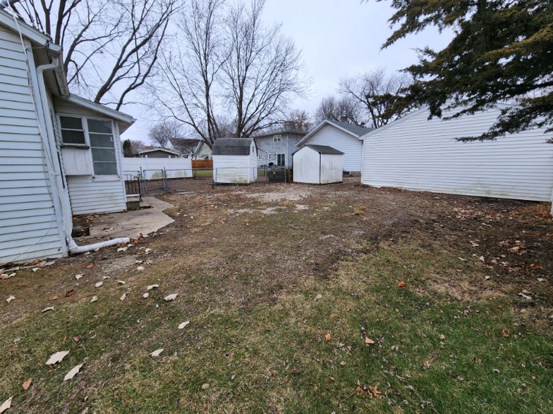 Building Photo - 2330 Grand Ave