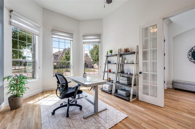 Building Photo - 741 Almeda Dr