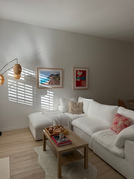 Primary Photo - 4120 Porte de Merano