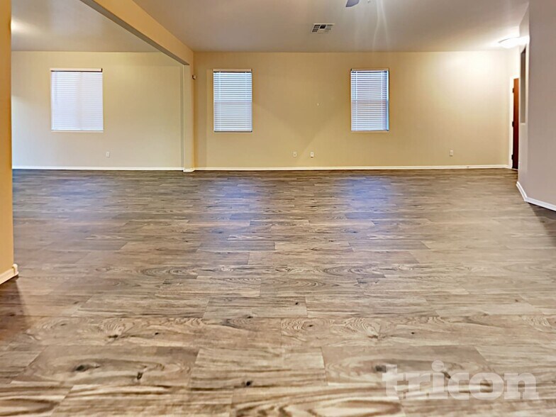 Building Photo - 7107 W St Catherine Ave