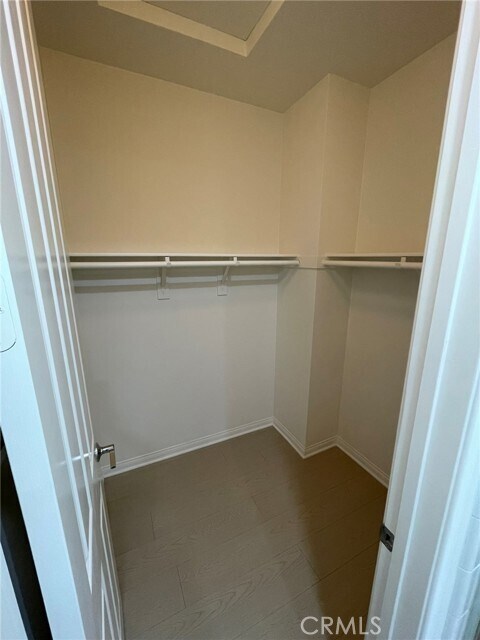 Building Photo - 810 The Promenade