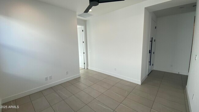 Building Photo - 7429 W Bent Tree Dr