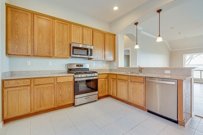 Building Photo - 9109 Perimeter Dr