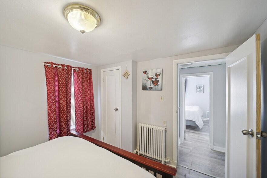 Building Photo - 2117 S Nelson St