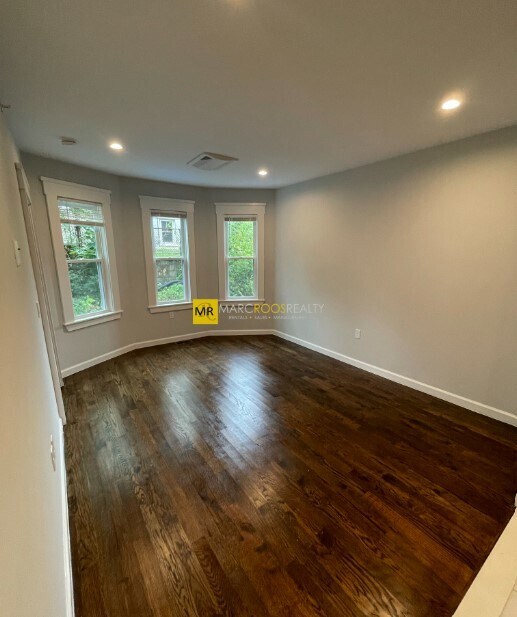 Building Photo - 31 Raymond Ave