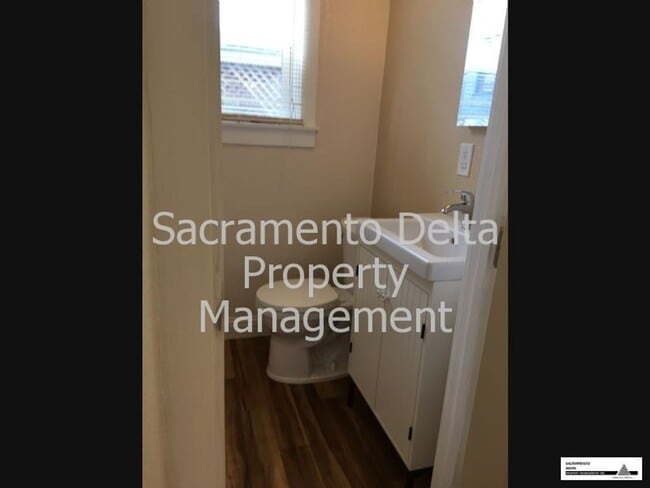 Building Photo - Cute and Cozy 1bed/1bath Cottage in Colonial Heights