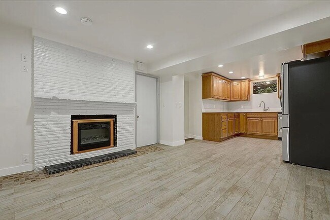 Building Photo - Classic Fauntleroy Home on a Spacious Lot ...