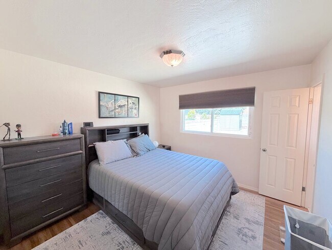 Building Photo - Charming 3 Bedroom, 2 Bathroom NE ABQ Home. Refrigerated Air! Spacious backyard. Near Uptown