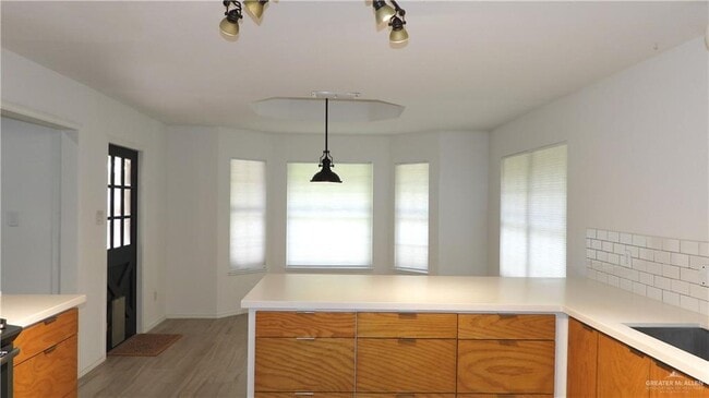 Building Photo - 2301 Anacua Cir