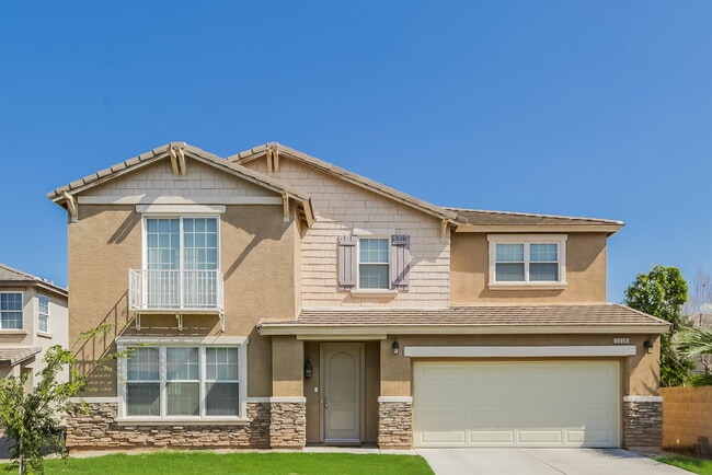 Building Photo - 2118 E La Salle St