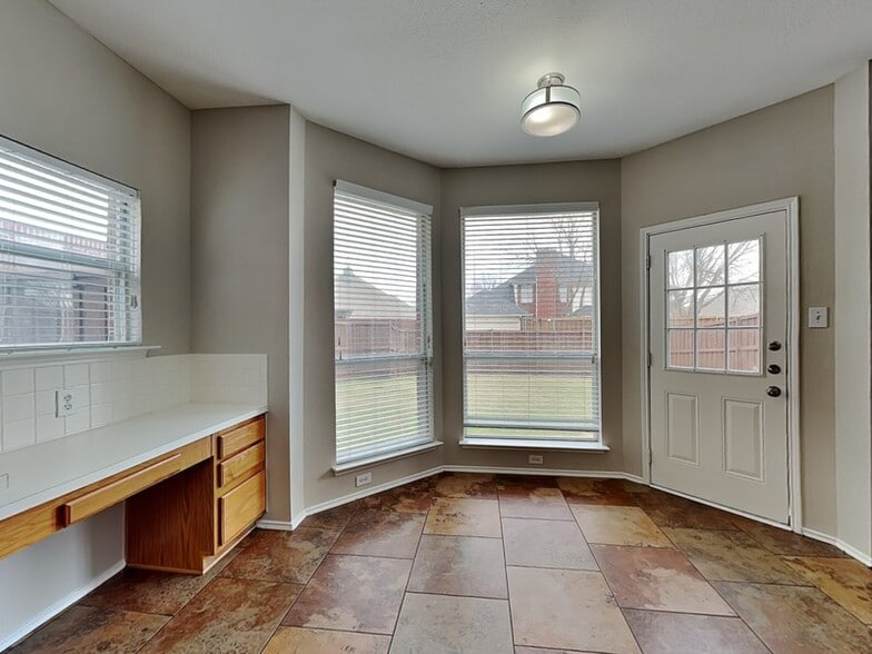 Building Photo - 8104 Steamers Ln