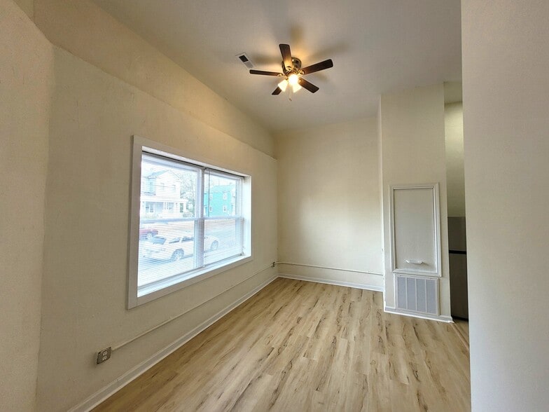 Building Photo - 828 Campbell St
