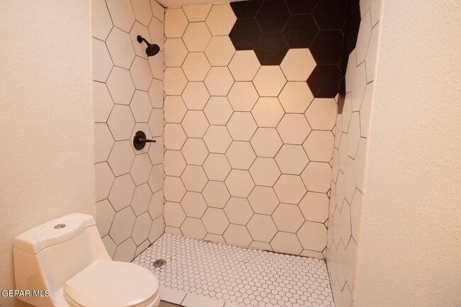 Building Photo - 6806 Ridgley Way