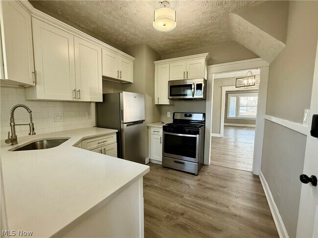 Building Photo - 1265 Marlowe Ave