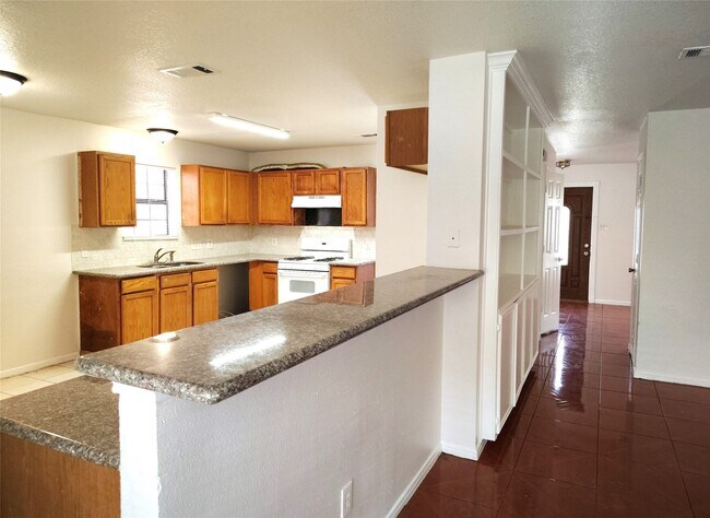 Building Photo - 13835 Purplemartin St