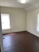 Building Photo - 335 Kingwood St