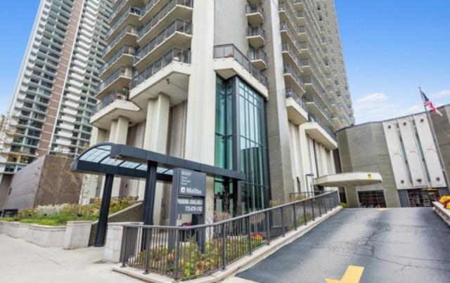 Building Photo - 6007 N Sheridan Rd