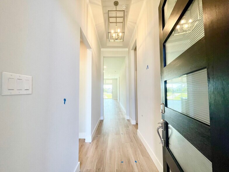 Building Photo - 13733 Riola Dr