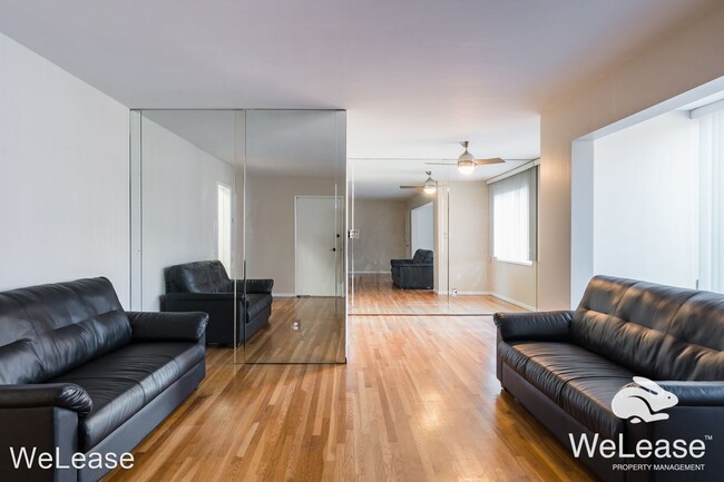 Building Photo - 2 br, 2 bath House - 5369 La Jolla Blvd #15