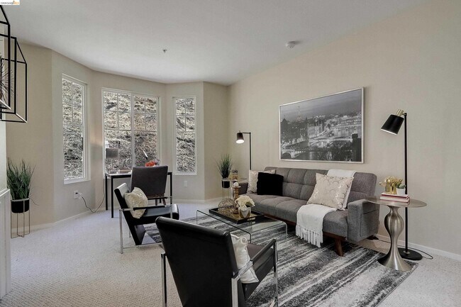 Building Photo - 200 Caldecott Ln