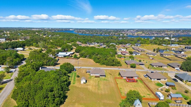 Building Photo - 1303 Cochise Trail