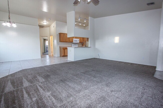 Building Photo - 8509 E Leigh Dr