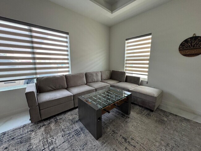 Building Photo - "Stylish 2-Bed, 2-Bath Gem with Granite Touches in Pharr, TX!"