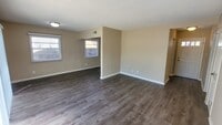 Building Photo - 3 Bed 2 Bath House Right Next To Disneyland! Available Now!