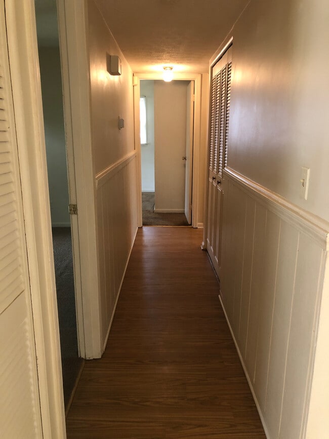 Building Photo - 9616 Elm Lake Dr