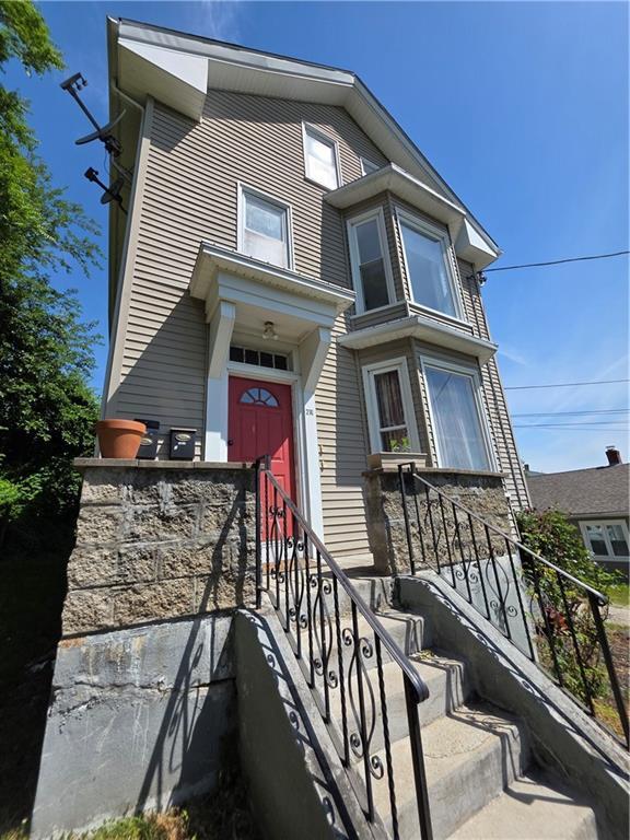 Building Photo - 216 Maplewood Ave