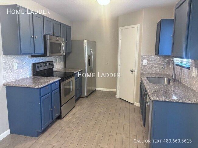 Building Photo - 7213 W Hilton Ave