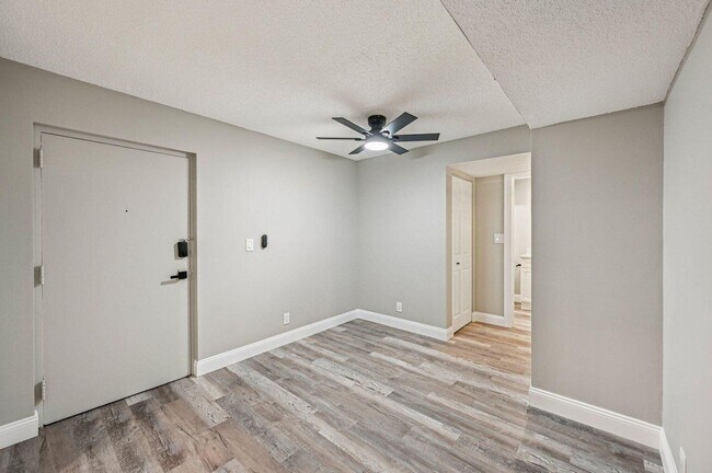 Building Photo - 460 NW 20th St