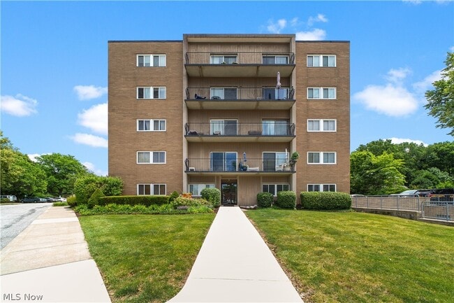 Building Photo - 20333 Detroit Rd