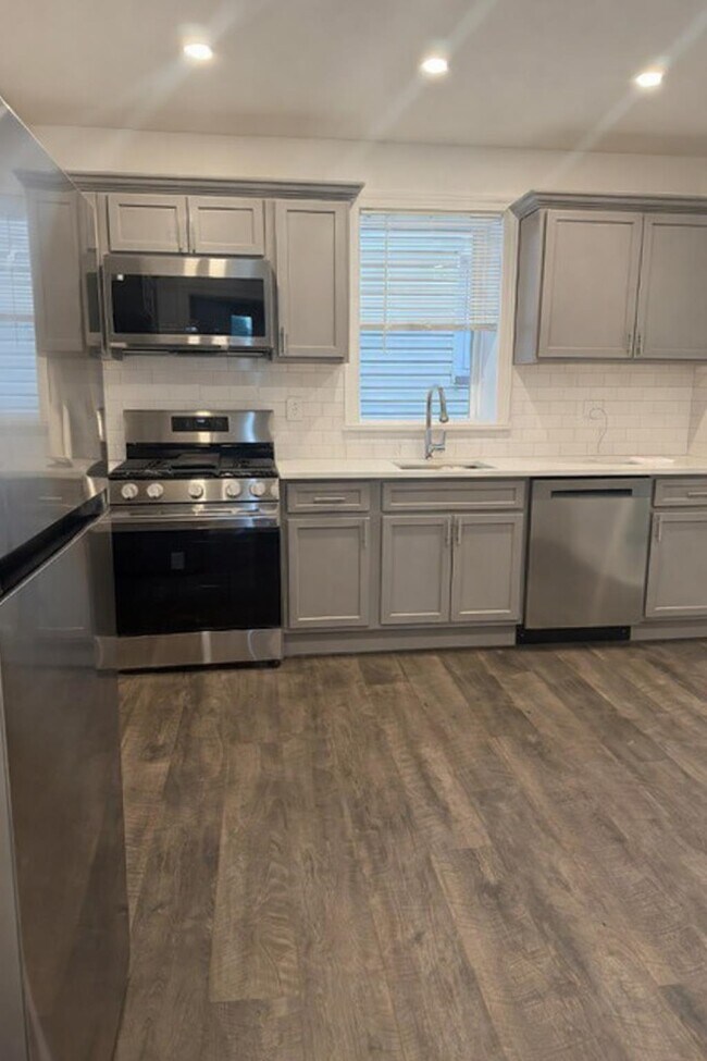 Building Photo - 48 Hancox Ave