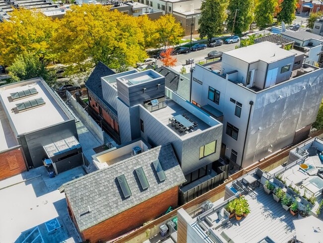 Building Photo - 3229 Quivas St