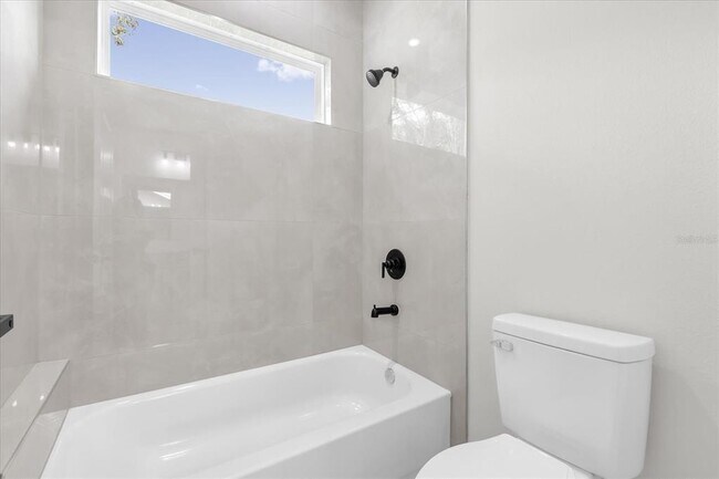 Building Photo - 452 Marion Oaks Dr