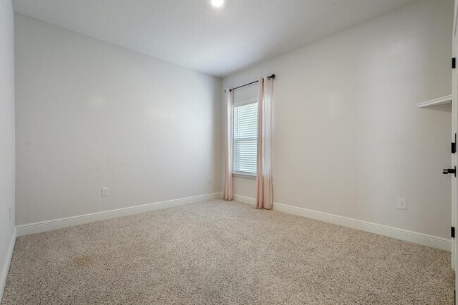 Building Photo - 55 Lightning Bug Ln