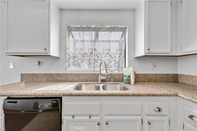 Building Photo - 5422 Chippewa Ct