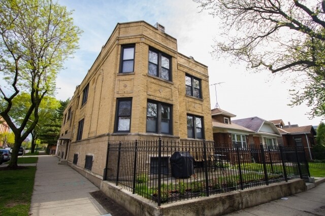 Primary Photo - 5105 N Winchester Ave