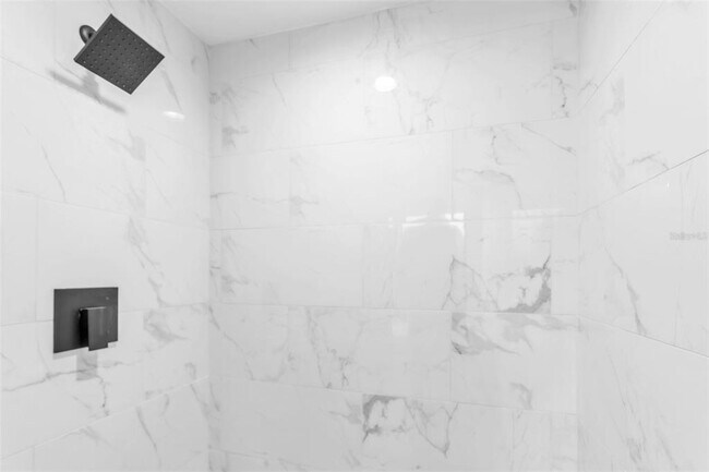 Building Photo - 1110 Woodcrest Ave