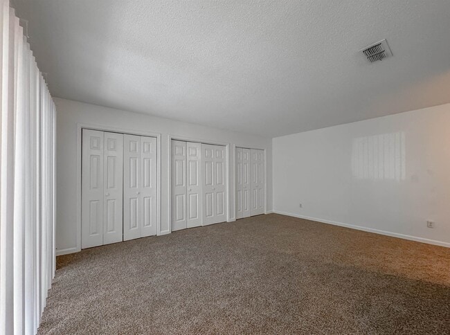 Building Photo - 3735 Donovan Dr