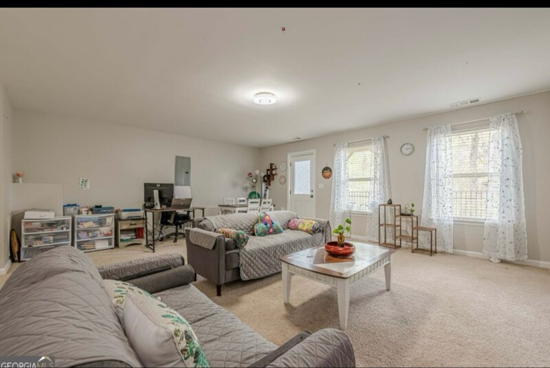 Building Photo - 2705 Maple Park Pl