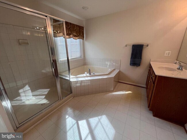 Building Photo - 15405 Stacys Ridge Ct