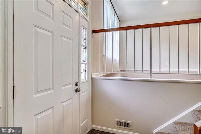 Building Photo - 8830 Thomas Lea Terrace