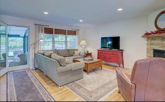 Building Photo - 103 Browns Farm Dr
