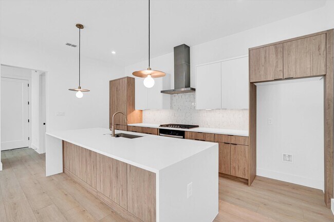 Building Photo - 1707 Nomas St