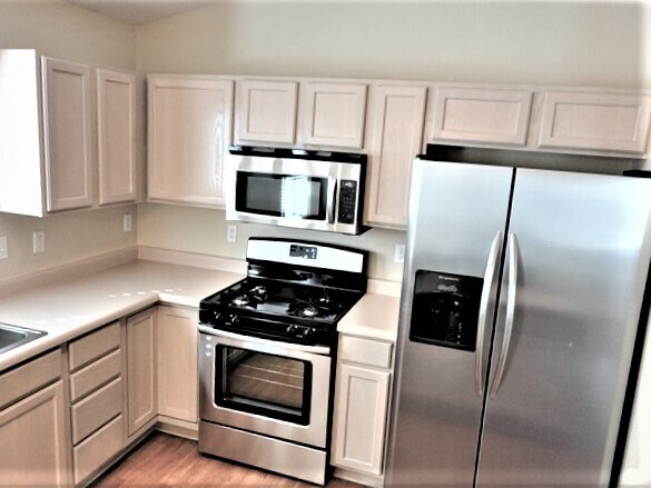 Building Photo - 736 Autumn Meadows Dr