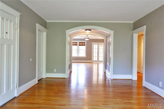 Building Photo - 6318 S Rosebury Ave